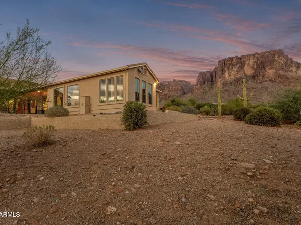 2564 N CHARLEBOIS Road, Apache Junction, AZ 85119