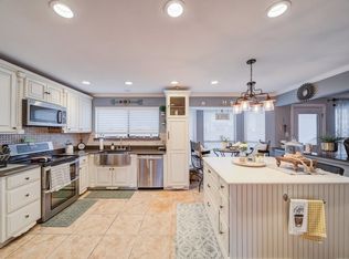 303 Hopewell St, Grand Prairie, TX 75052