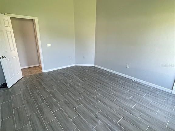 5th image of 1200 Creekview Ct