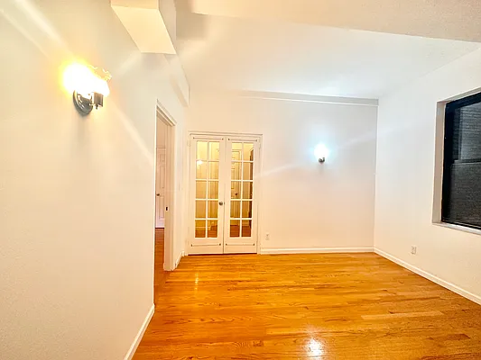 Rented by David Francis New York LLC | media 10