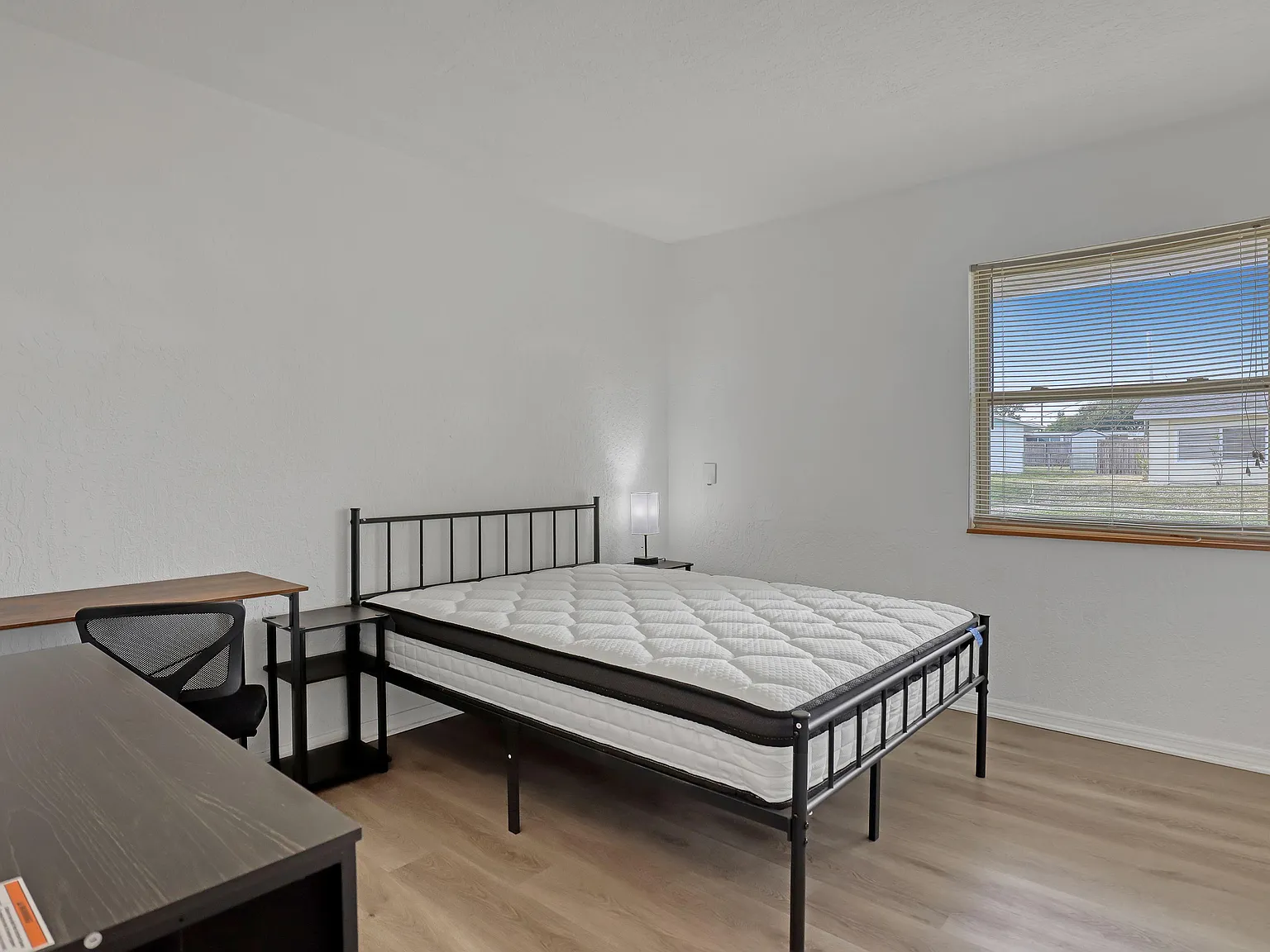 4 bed, 2.0 bath, 1316 sqft, $841 — Photo 1