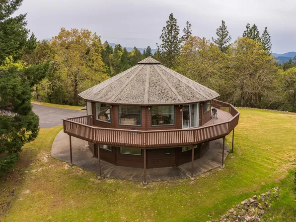 398 Madrone Ridge Dr, Grants Pass, OR 97527