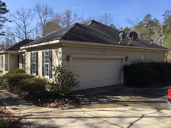 2nd image of 632 Oakwood Pointe Rd