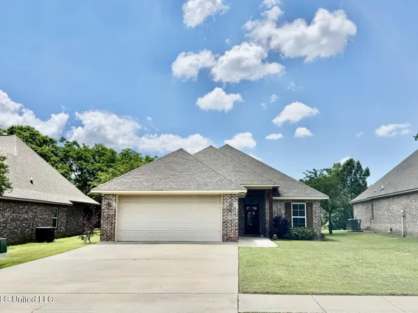 45 Hedges Plantation Pl, Natchez, MS 39120