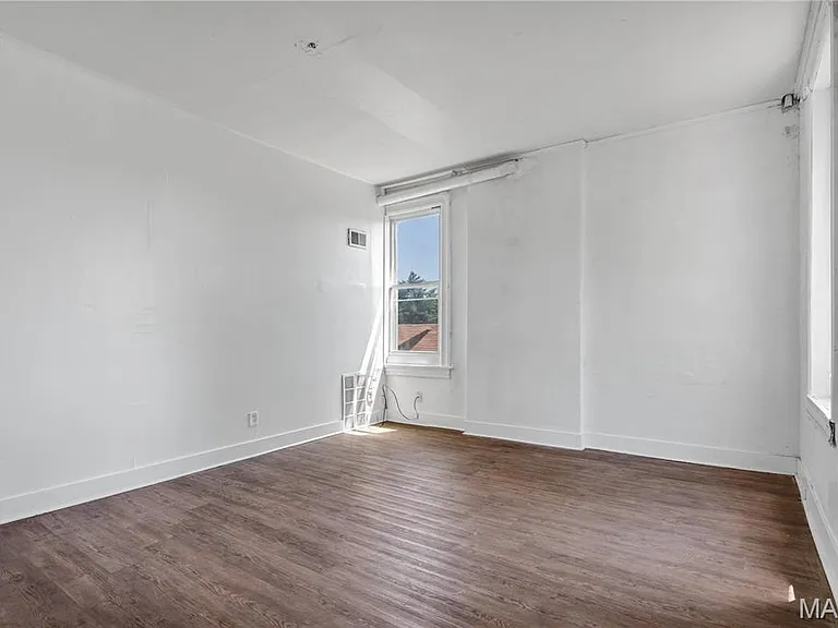 824 Canaan Ave #2F — Photo 13