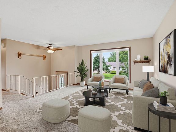 4th image of 905 Lilac Ln