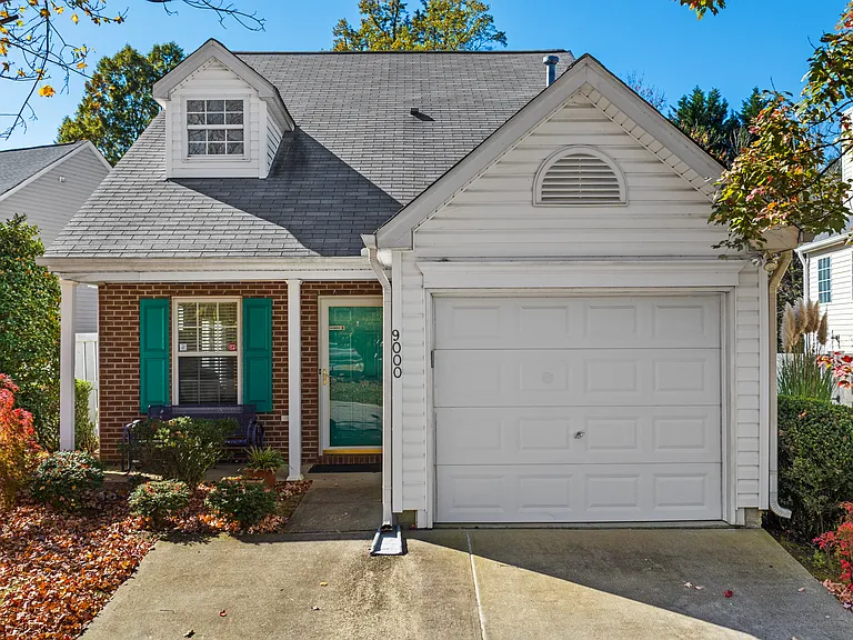 9000 Colony Village Ln — Photo 4
