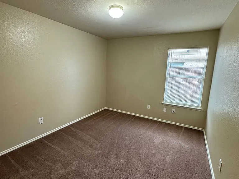 4642 Elm Point Dr — Photo 8