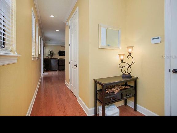 3rd image of 115 S Packwood Ave Unit B
