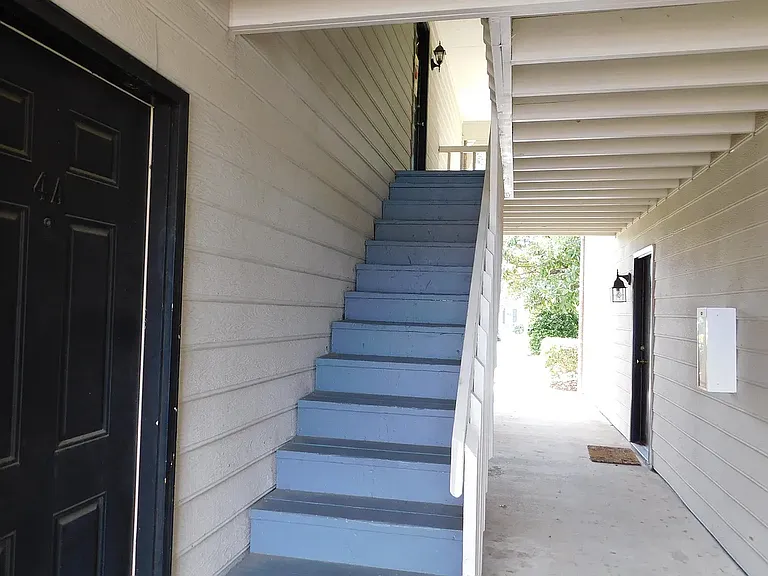 21 Rivers Point Row — Photo 2