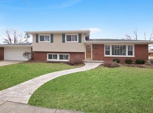 705 E Hawthorne St, Arlington Heights, IL