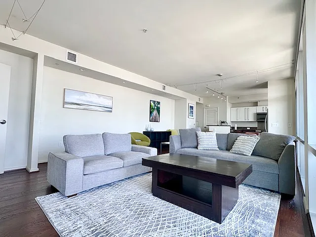 321 10th Ave #2403 — Photo 12