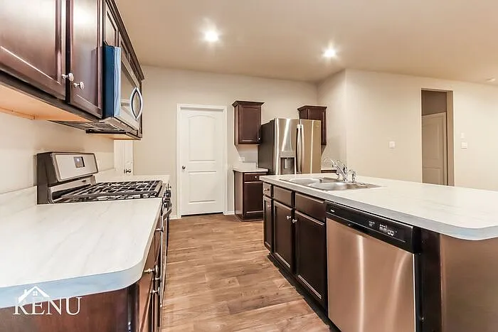 2407 Heeney Park Ln — Photo 3