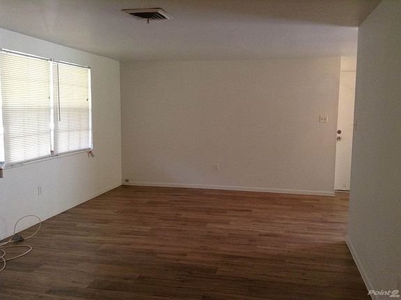 2nd image of 1408 E Seneca Ave APT A