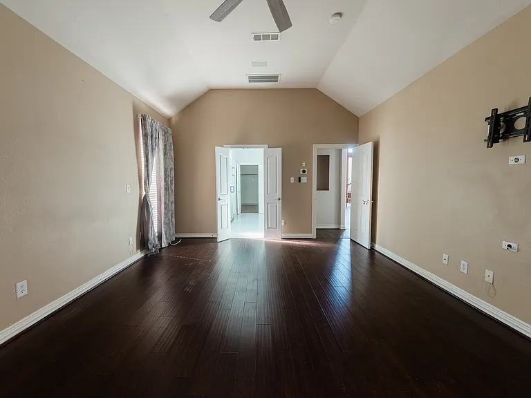 3400 Silverwood Dr — Photo 7