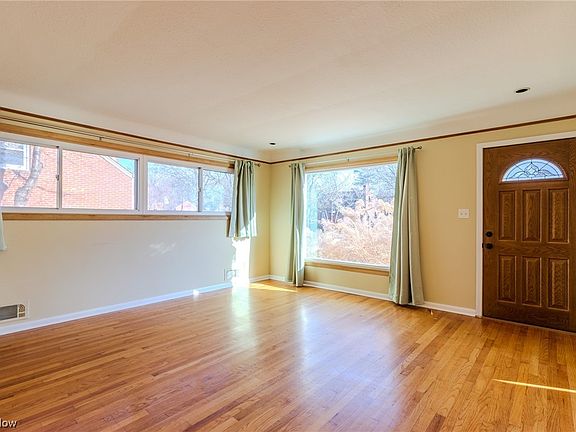 5th image of 7318 Craigmere Dr