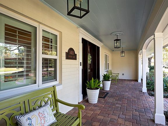 4th image of 1401 Country Ln