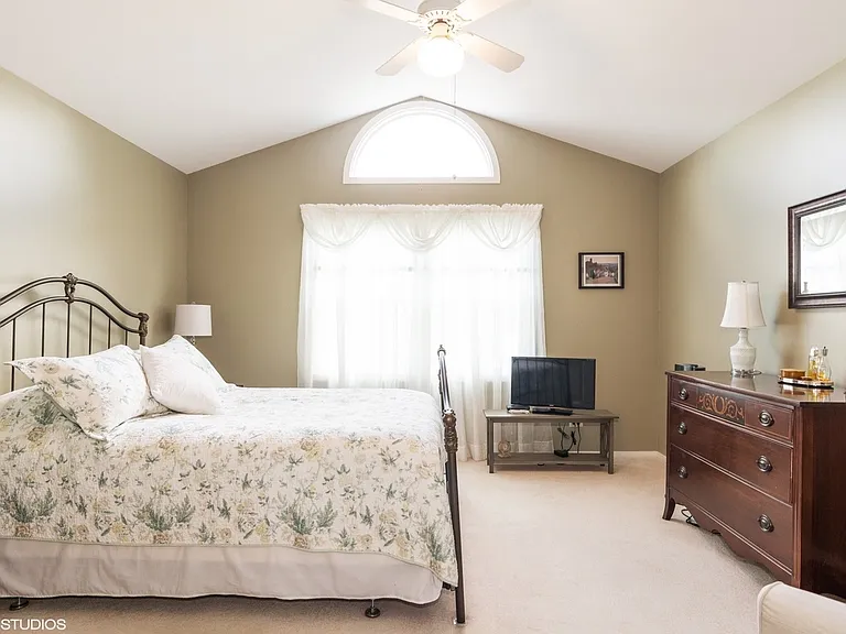 2331 Hamilton Pl — Photo 6