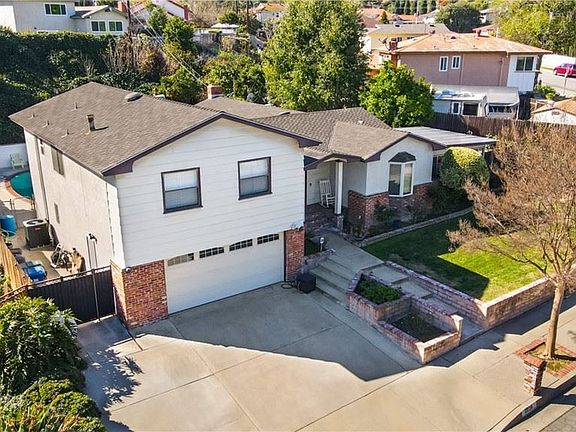 2nd image of 2228 Clementina Dr