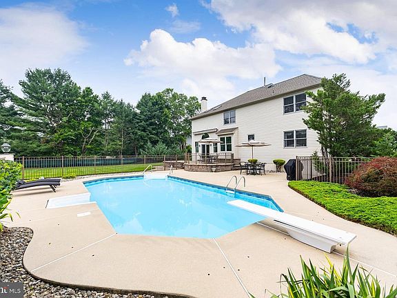 2nd image of 11 Turtle Creek Dr
