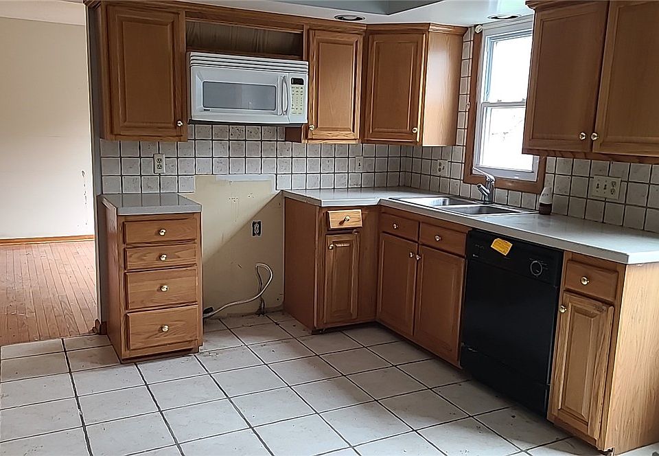 4 Tracy Ter, Brockport, NY 14420 Zillow