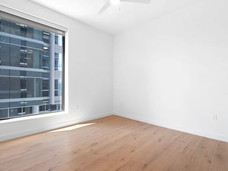 1212 Demonbreun St #1002 — Photo 25