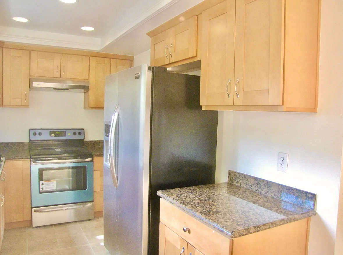 3 bed, 2.5 bath, 1568 sqft, $3,800 — Photo 3