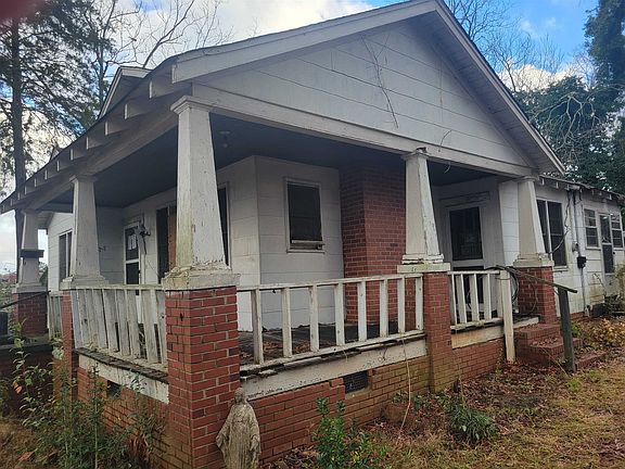 2nd image of 828 Brewer Ave