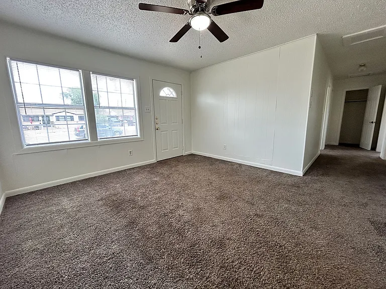 3119 Jarvis St — Photo 3