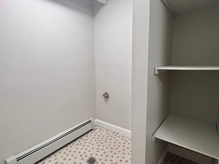 295 Franklin Ave — Photo 20