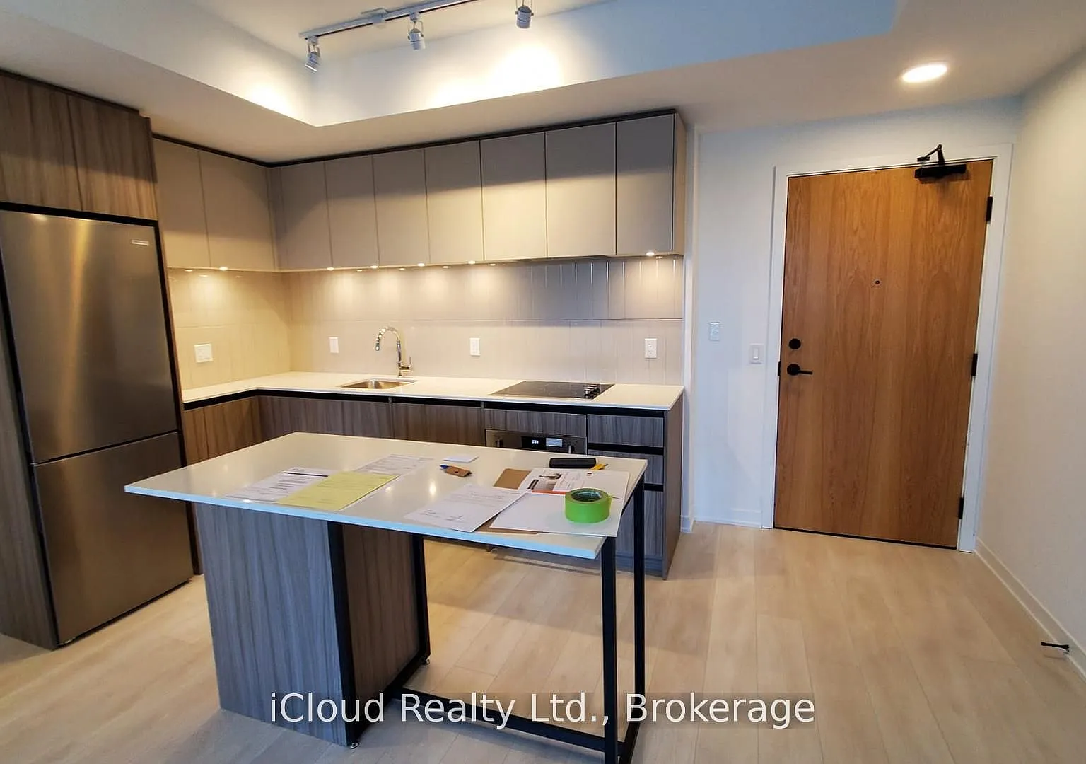 2 bed, $2,850 — Photo 1