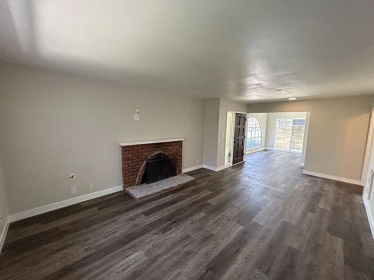 560 E Erna Ave — Photo 6
