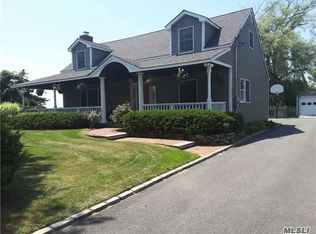 224 Bellevue Rd, Oakdale, NY 11769