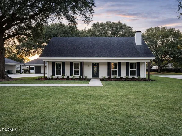 112 Thorn Dr, Youngsville, LA 70592