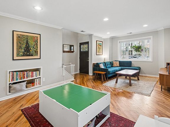 4th image of 2529 W Shakespeare Ave