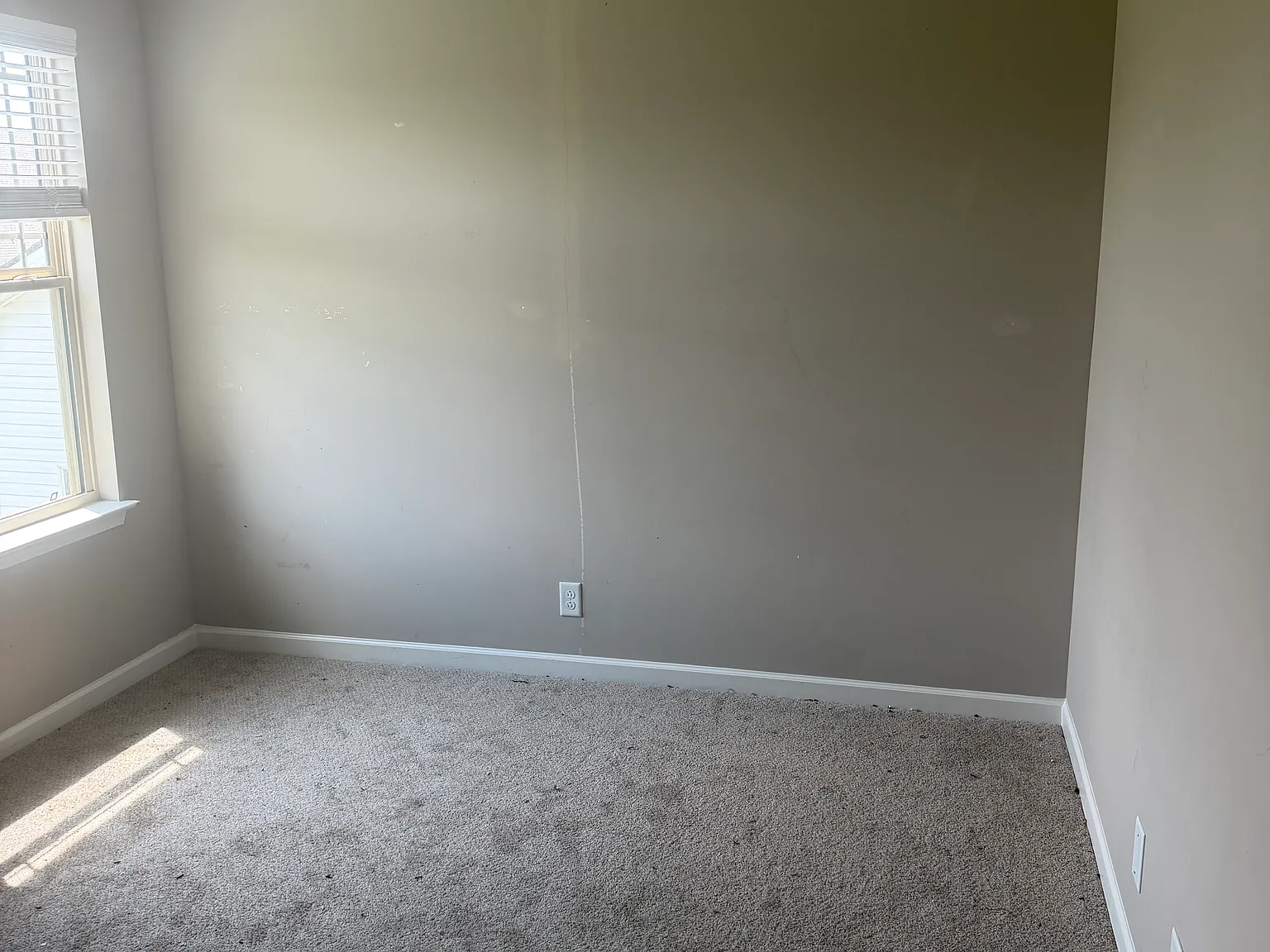 4 bed, 1824 sqft, $2,400 — Photo 4