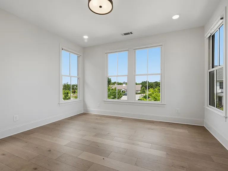 89 Glenrock Dr — Photo 35