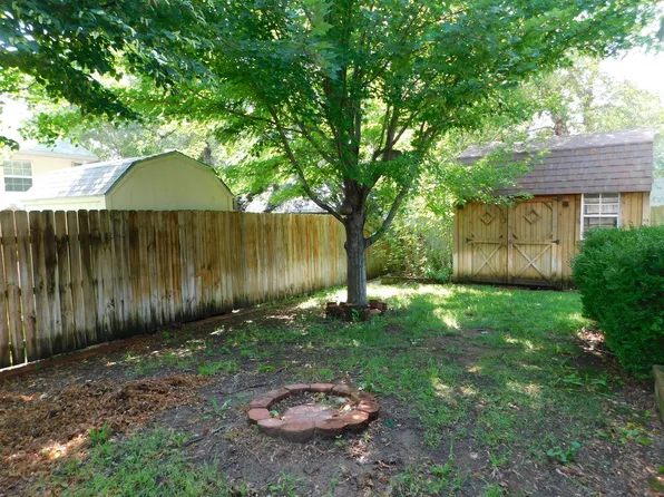 2320 Gentry Ln, El Dorado, KS 67042