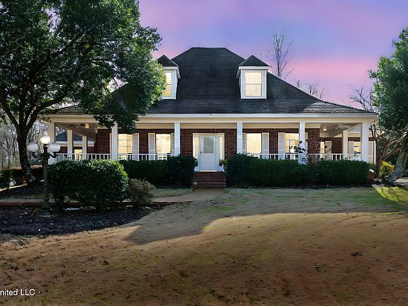 2nd image of 7885 Hunters Bend Cv