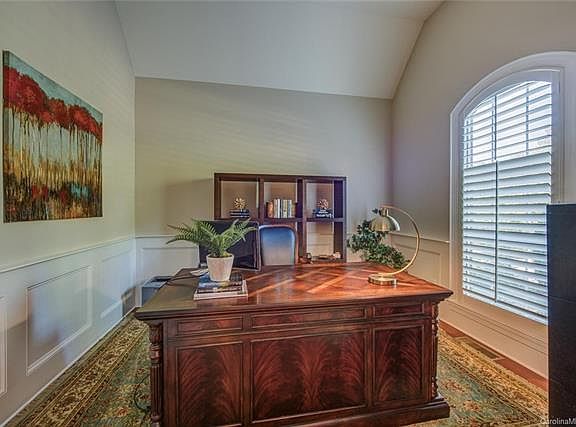 5th image of 3668 Saint Andrews Ln