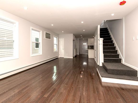 3rd image of 11446 133rd St