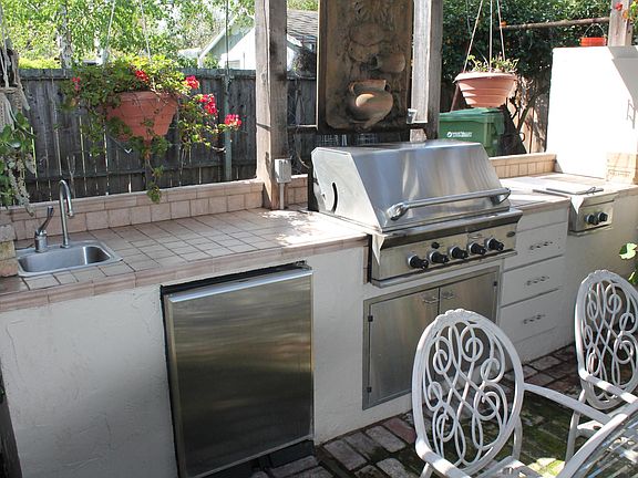 5th image of 131 Carlyn Ave #B