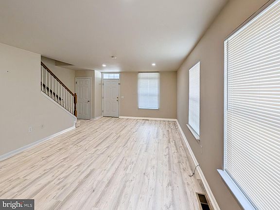 4th image of 1023 Ross St
