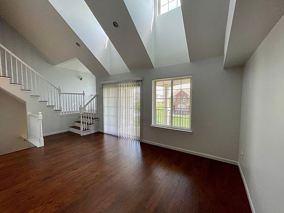 5th image of 45680 Kennedy Ave
