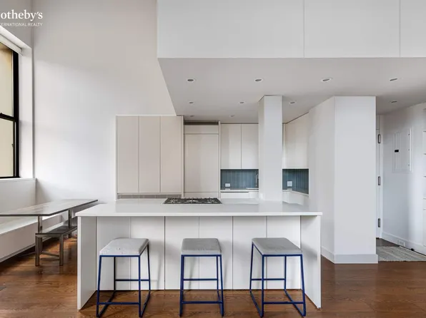 61 Irving Place 6C image 3 of 10