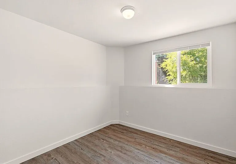 10923 E 16th Ave — Photo 19
