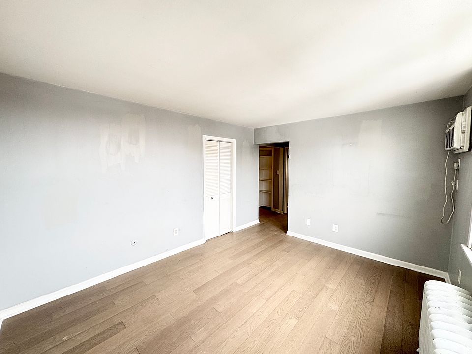 1st image of 1025 Brookline Blvd APT 4