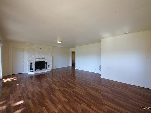3rd image of 773 Tiburon Blvd #A