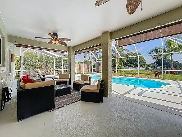 1342 Richwood Cir — Photo 23
