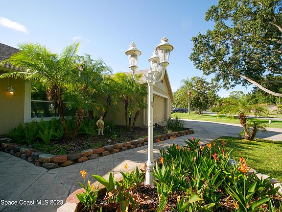 5th image of 3160 Water Oak Dr